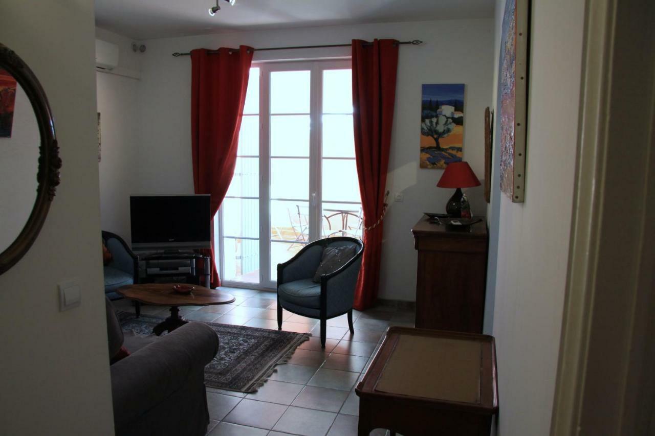 Appartement Avec Patio Et Garage Centre Ville Et Plage Sanary-sur-Mer Exterior foto